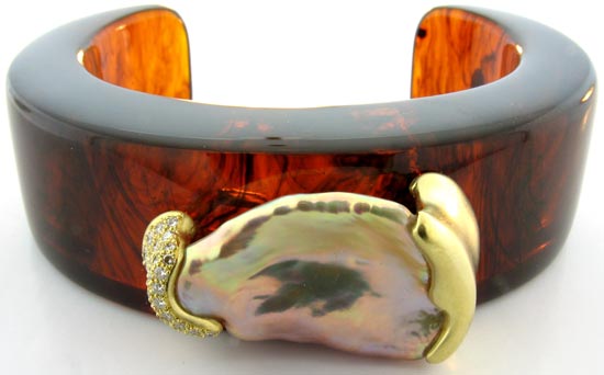 Freshwater pearl, 18k gold and bakelite cuff by Susan Sadler