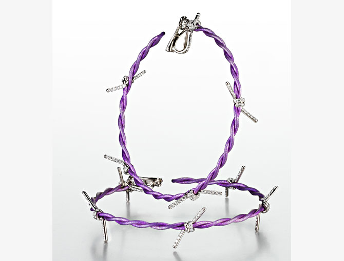 Suzanne-Syz-Barbed-Wire-Earrings