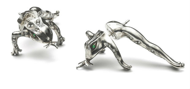 Bibi van der Velden frog earrings