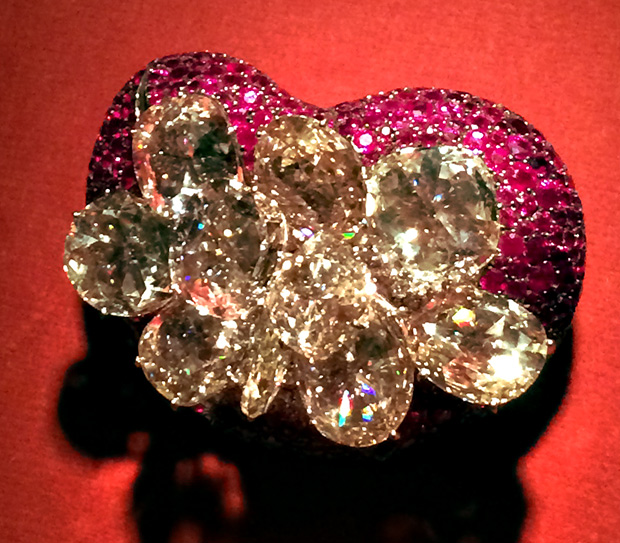 Bursting Heart Brooch by JAR, diamond, ruby, silver, gold, 1995. Photo by Cheryl Kremkow.
