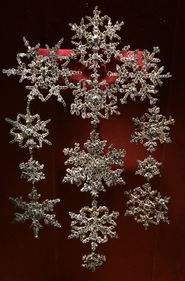 Snowflake Brooch by JAR, diamond, platinum, silver, gold, 2002. Photo by Cheryl Kremkow.