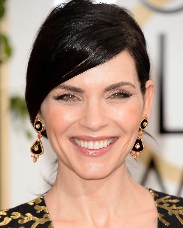 Julianna Margulies wears Van Cleef and Arpels jewelry to the 2014 Golden Globes