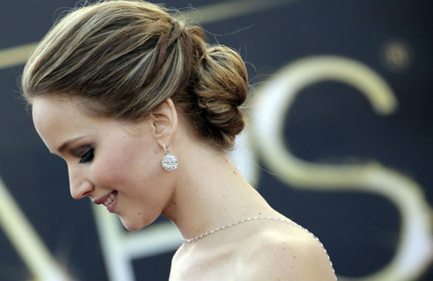 Jennifer Lawrence wears Chopard to the 2013 Oscars