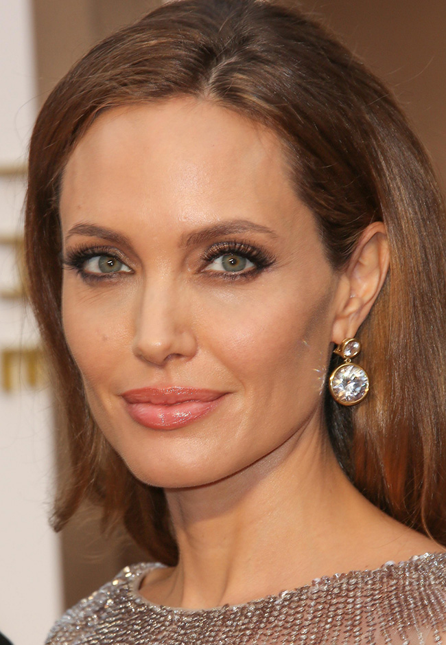 Angelina Jolie wears 42-carat diamond earrings by Robert Procop to the 2014 Academy Awards