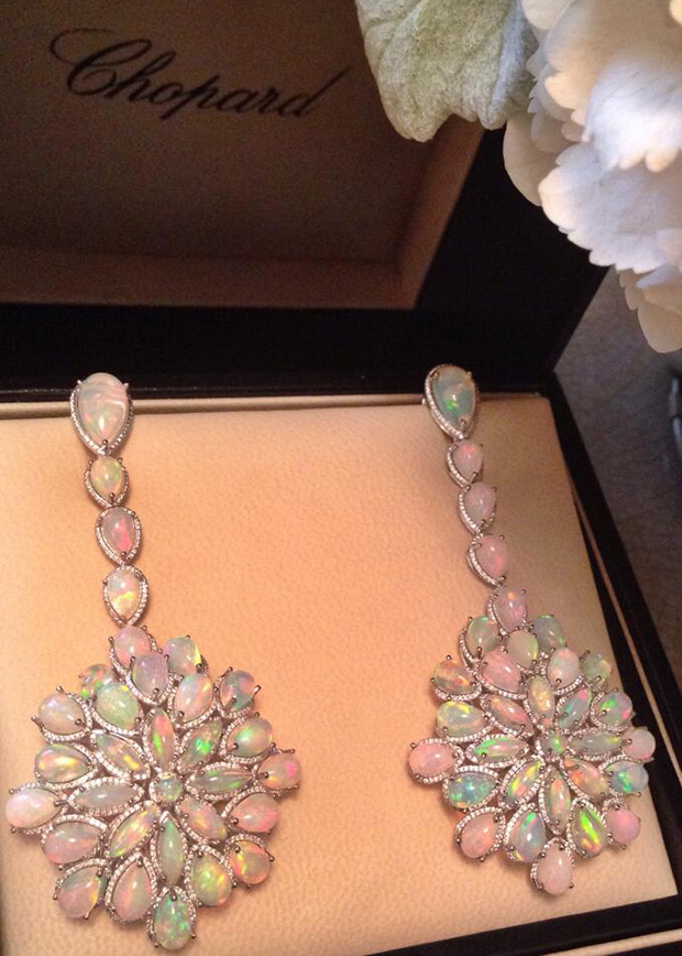Opal earrings by Chopard that Cate Blanchett wore to the 2014 Oscars