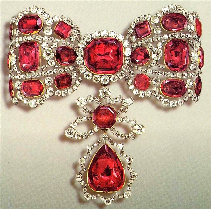 Red spinel and diamond hair ornament by Pfysterer owned by Catherine the Great