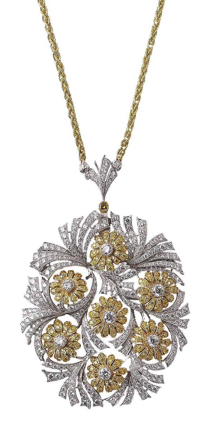 Board-inspired pendant by Buccellati