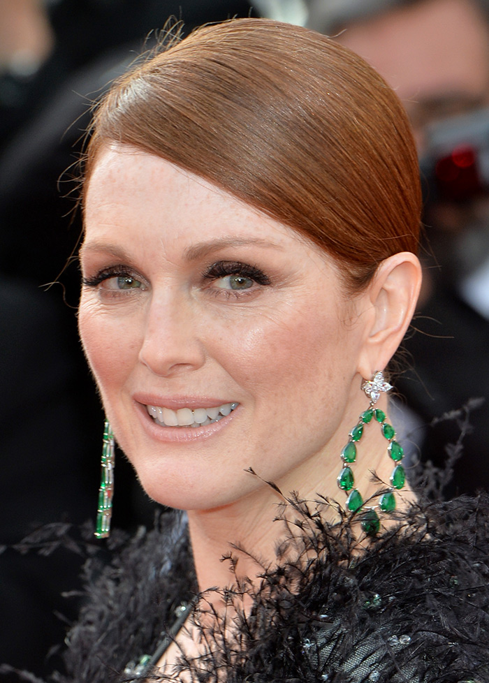 Julianne Moore wears Chopard emerald earrings at the 2105 Cannes film festival