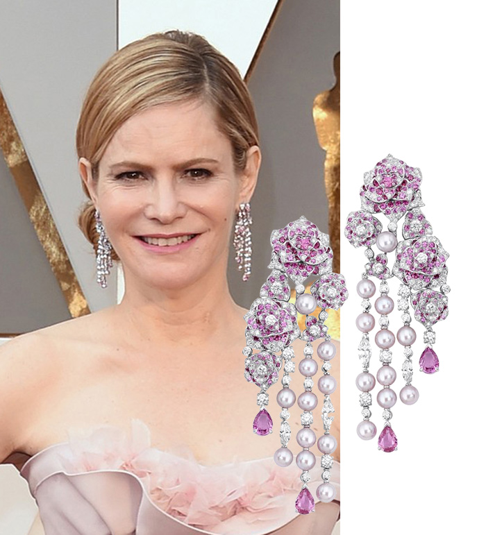 Jennifer Jason Leigh wears Piaget earrings to the 2016 Oscars