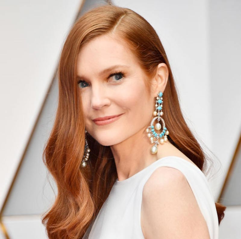 Darby Stanchfield wears Neil Lane to the 2017 Oscars