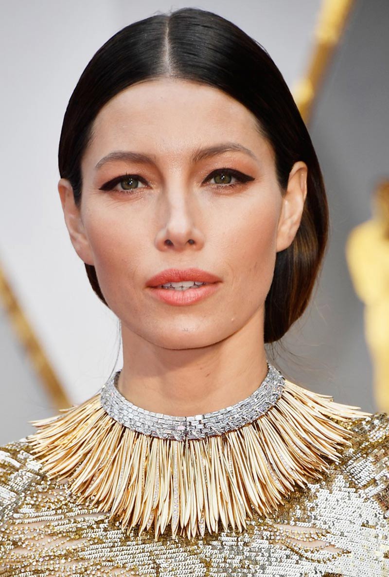 Jessica Biel wears the Whispers of the Rain Forest Necklace by Tiffany & Co to the 2017 Oscars