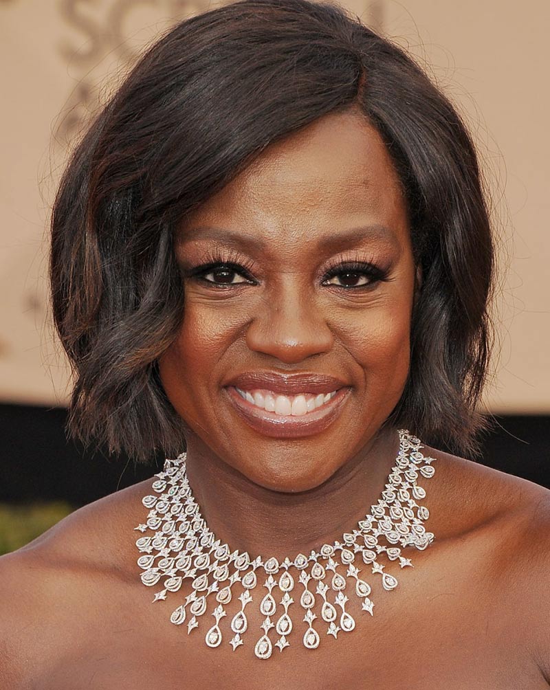 Viola Davis wears a diamond necklace by Nirav Modi.