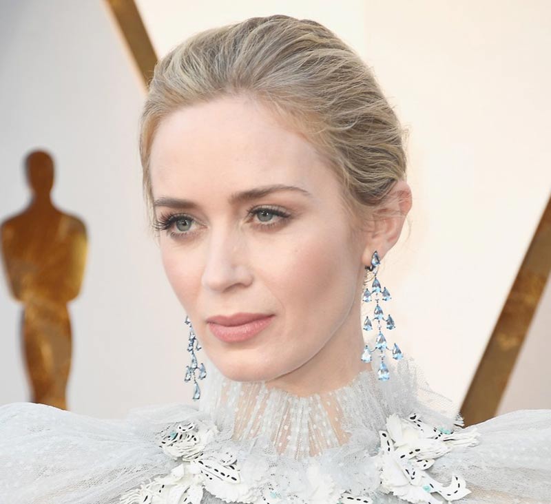 Emily Blunt wears Chopard aquamarine earrings to the 2018 Oscars